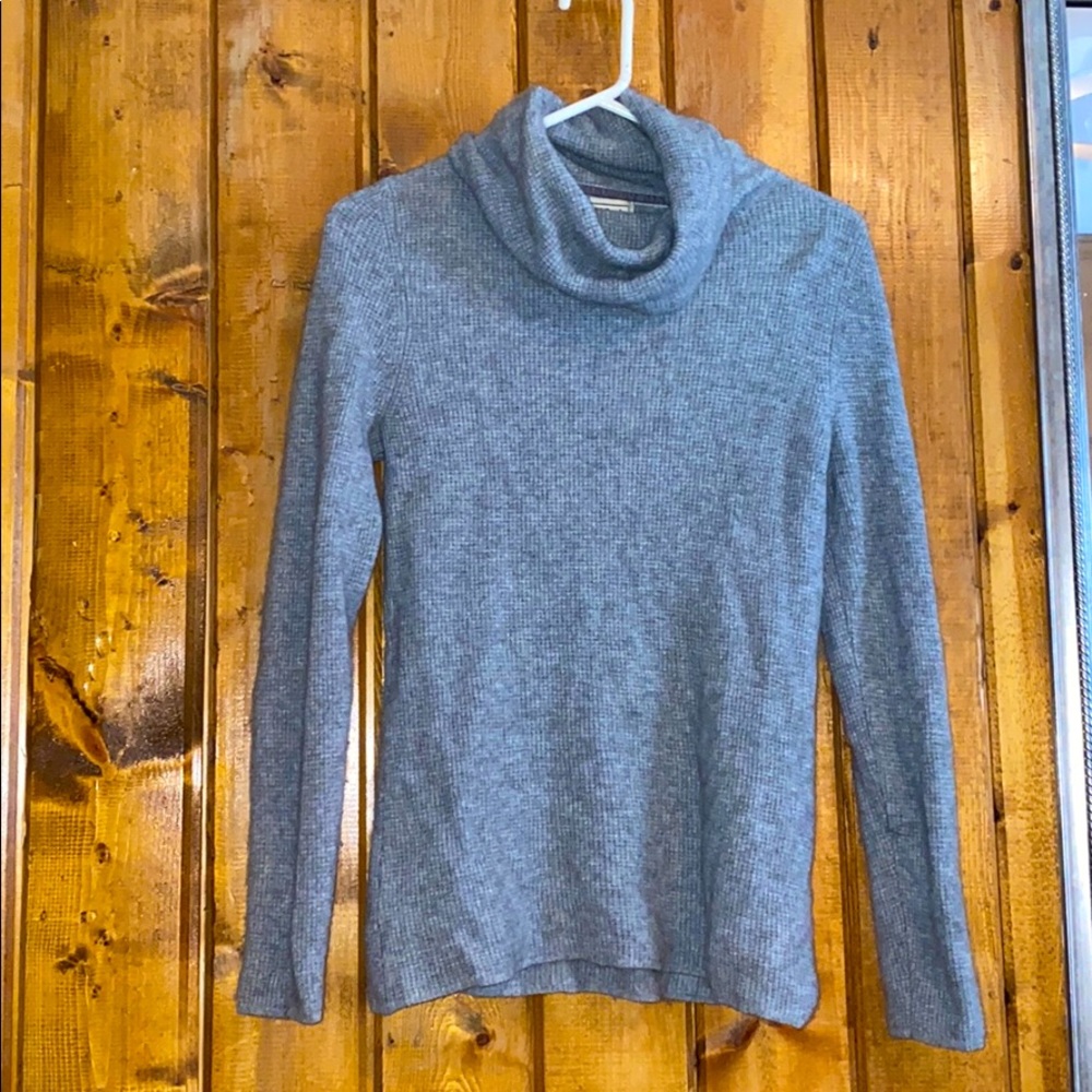 Super soft LLBean turtleneck sweater EUC